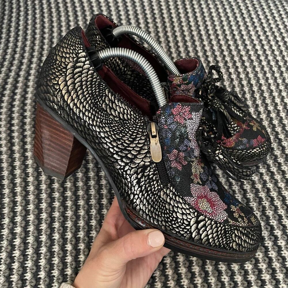 Floral Metallic Lace-Up Block Heel Oxford - Black & Multicolor